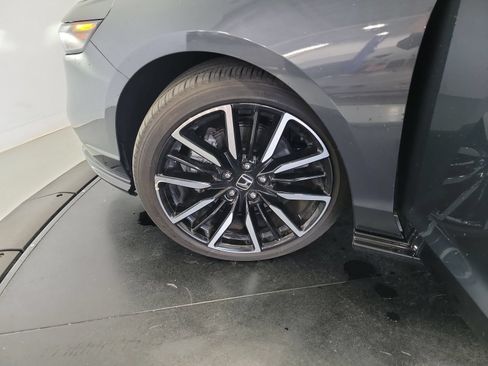 Used 2023 Honda Accord Touring image 30