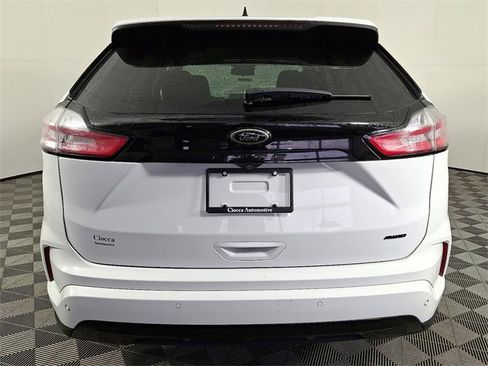 Used 2022 Ford Edge SE w/ Black Appearance Package image 9