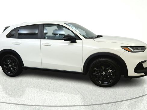 Used 2023 Honda HR-V Sport image 8