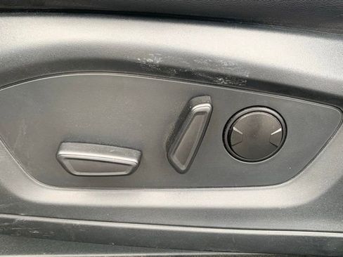 Used 2024 Ford Explorer XLT w/ Equipment Group 202A AWD/4WD image 8