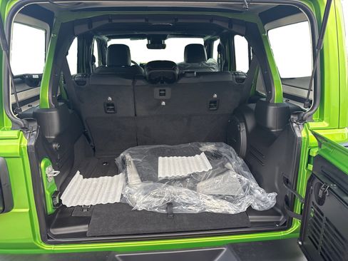 New 2025 Jeep Wrangler Unlimited Rubicon 392 image 11