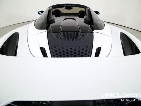 Used 2024 McLaren 750S Spider RWD image 22