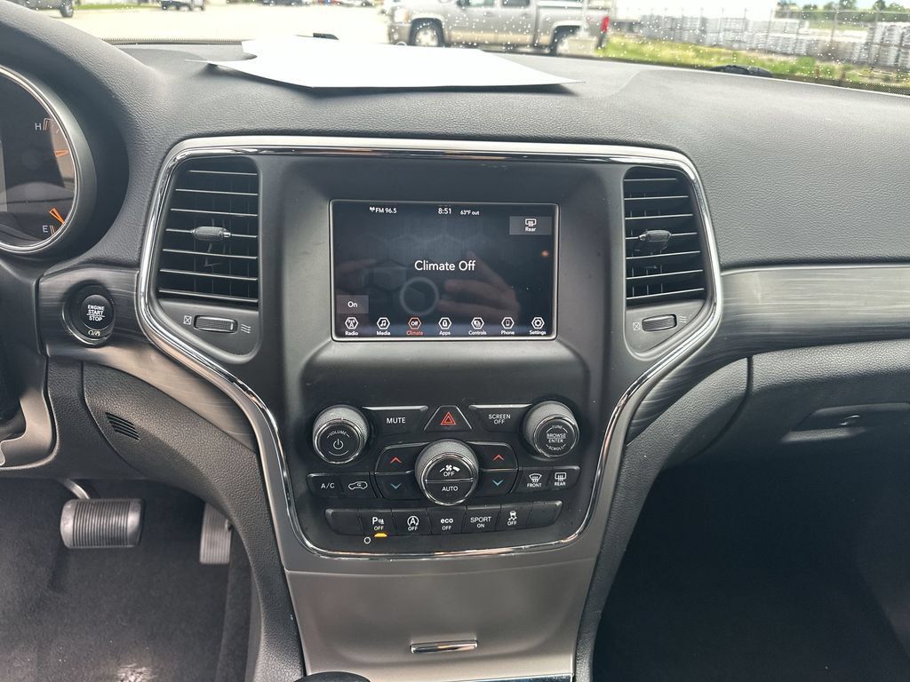 Used 2021 Jeep Grand Cherokee Laredo RWD image 13