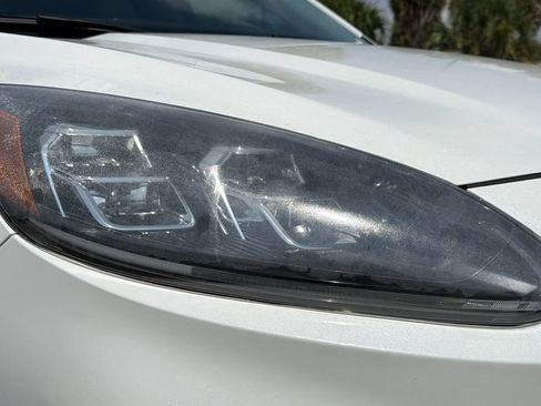 Used 2020 Ford Escape Titanium FWD image 9
