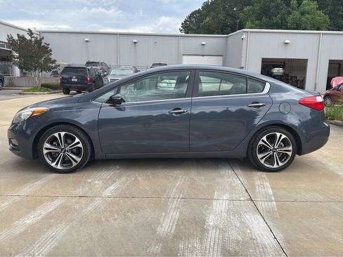Used 2015 Kia Forte EX w/ UVO Package W/17" Alloys FWD image 6