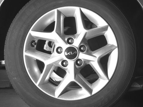 Used 2025 Kia Soul LX w/ LX Technology Package FWD image 15