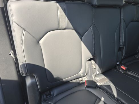 Used 2025 Honda Pilot EX-L image 20