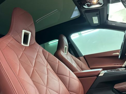 Used 2024 BMW iX xDrive50 w/ Sport Package AWD/4WD image 35