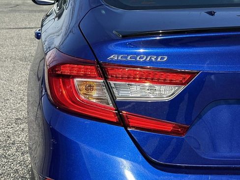 Used 2022 Honda Accord Sport image 9