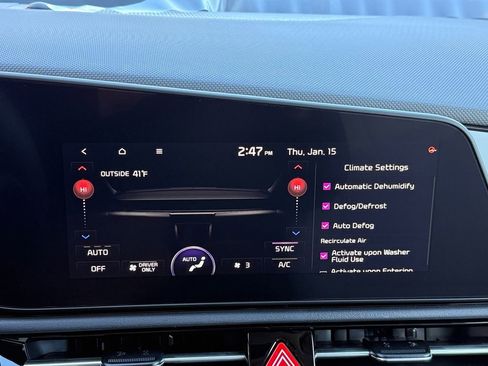 New 2025 Kia Niro EX Touring FWD image 17