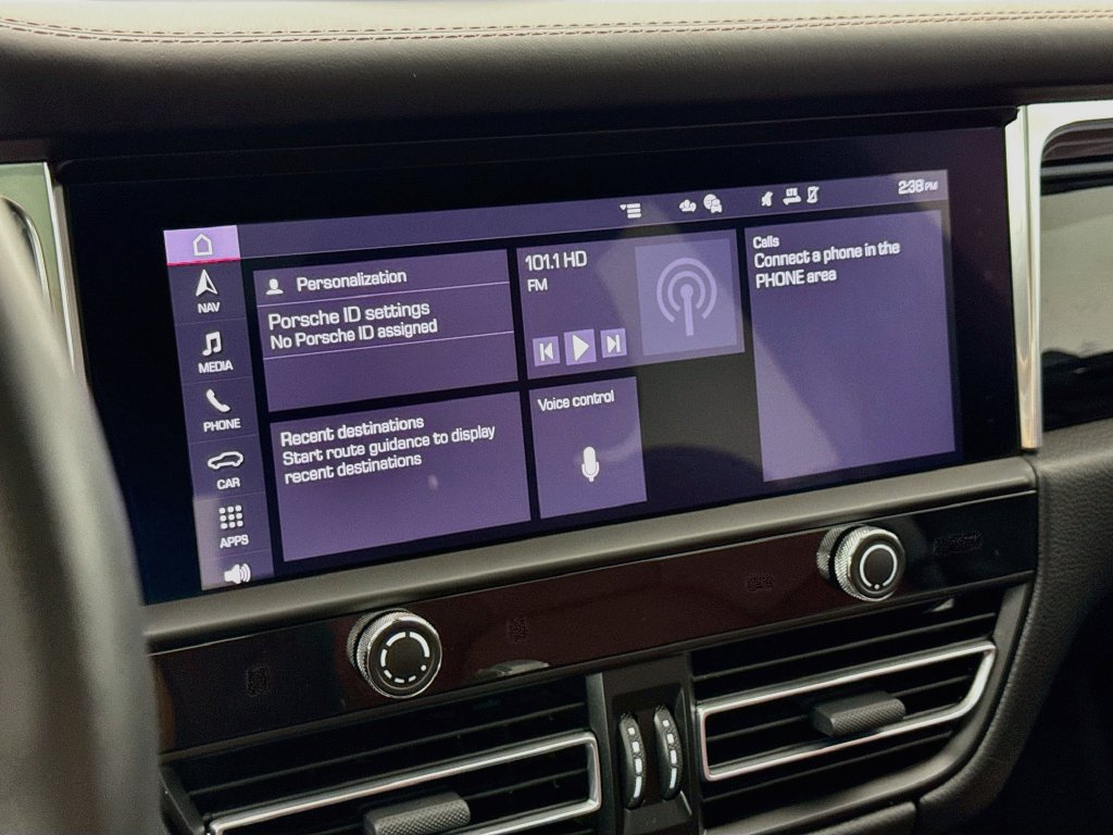 Certified 2026 Porsche Macan S AWD/4WD image 18