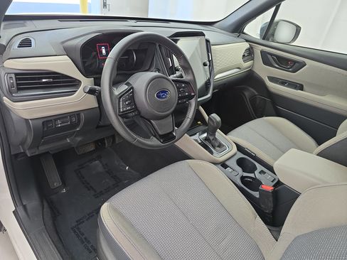 Used 2025 Subaru Forester Premium w/ Convenience Package #1 AWD/4WD image 16