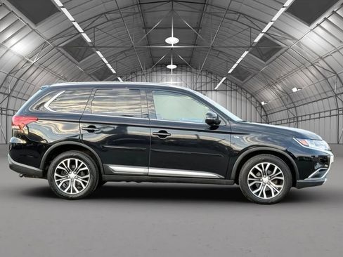 Used 2017 Mitsubishi Outlander GT image 8