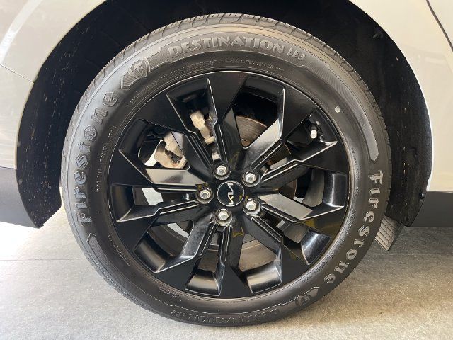 Used 2022 Kia Carnival SX Prestige FWD image 11