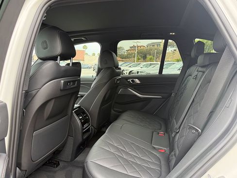 Used 2023 BMW X5 sDrive40i w/ Climate Comfort Package RWD image 19