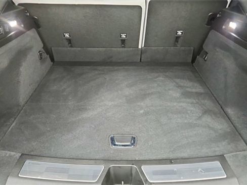 Used 2025 Cadillac Lyriq Luxury image 15