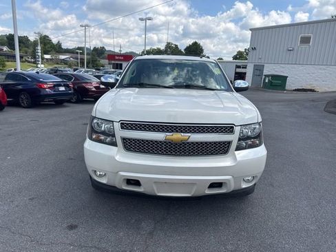 Used 2013 Chevrolet Avalanche LTZ AWD/4WD image 3