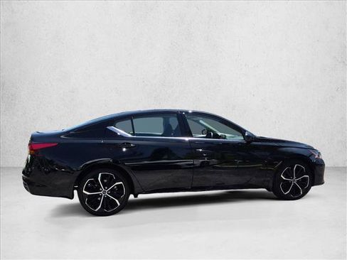 Certified 2023 Nissan Altima 2.5 SR FWD image 4
