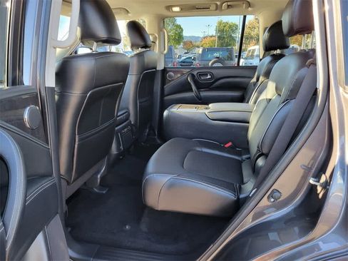 Used 2024 INFINITI QX80 Luxe image 11
