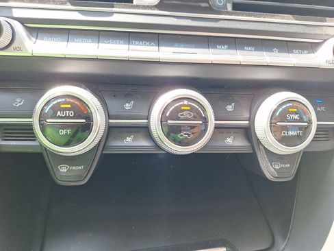 Used 2019 Genesis G70 3.3T Design image 27