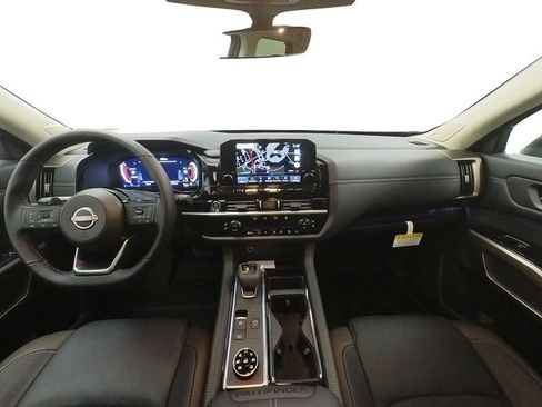 Certified 2024 Nissan Pathfinder Platinum w/ Black Appearance Package AWD/4WD image 35