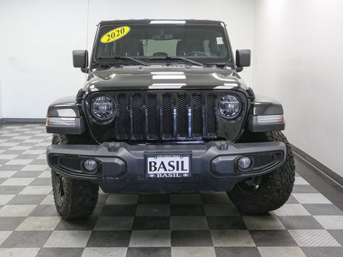 Used 2020 Jeep Wrangler Unlimited Sahara AWD/4WD image 3