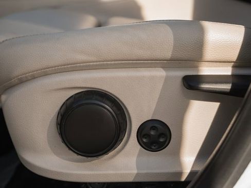 Used 2022 Mercedes-Benz GLB 250 4MATIC image 36