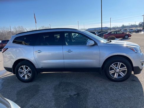 Used 2015 Chevrolet Traverse LT image 6