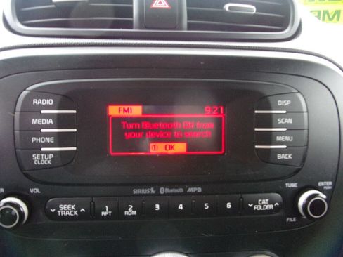 Used 2015 Kia Soul Base 4dr Crossover 6M image 21