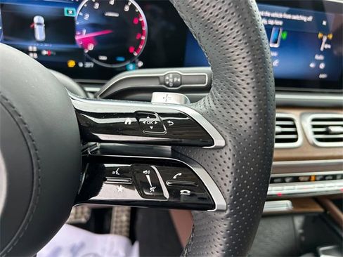 Used 2024 Mercedes-Benz GLS 450 4MATIC image 21