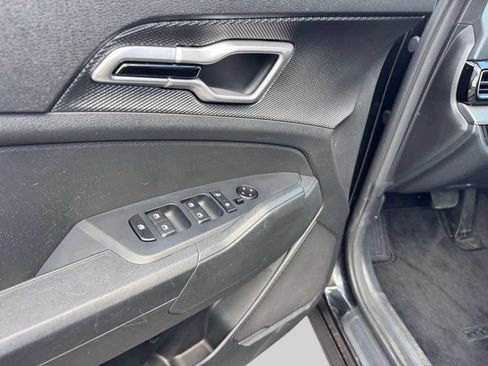 Used 2023 Kia Sportage LX AWD/4WD image 14