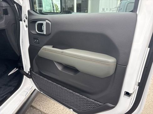 New 2026 Jeep Gladiator Mojave AWD/4WD image 8