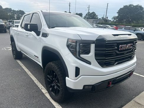 Used 2023 GMC Sierra 1500 AT4 w/ Technology Package AWD/4WD image 6
