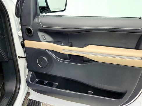 Used 2022 Ford Expedition Max Limited image 28