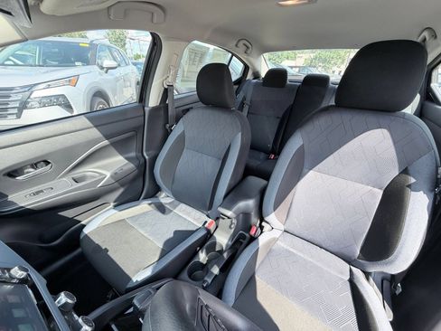 Used 2025 Nissan Versa SV FWD image 34