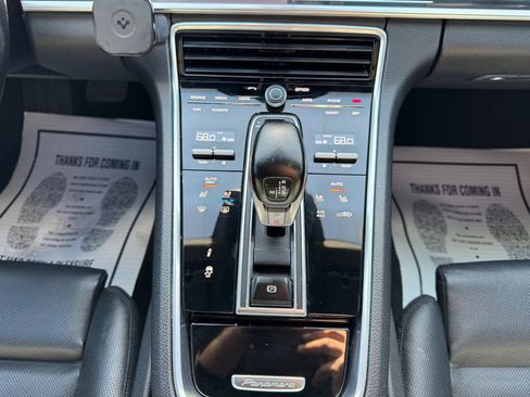 Used 2020 Porsche Panamera 4 image 26