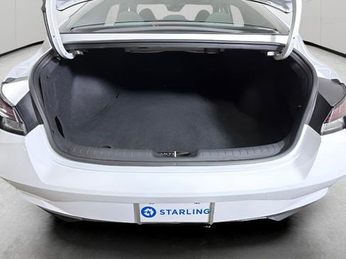 Used 2022 Hyundai Elantra Limited w/ Cargo Package FWD image 30