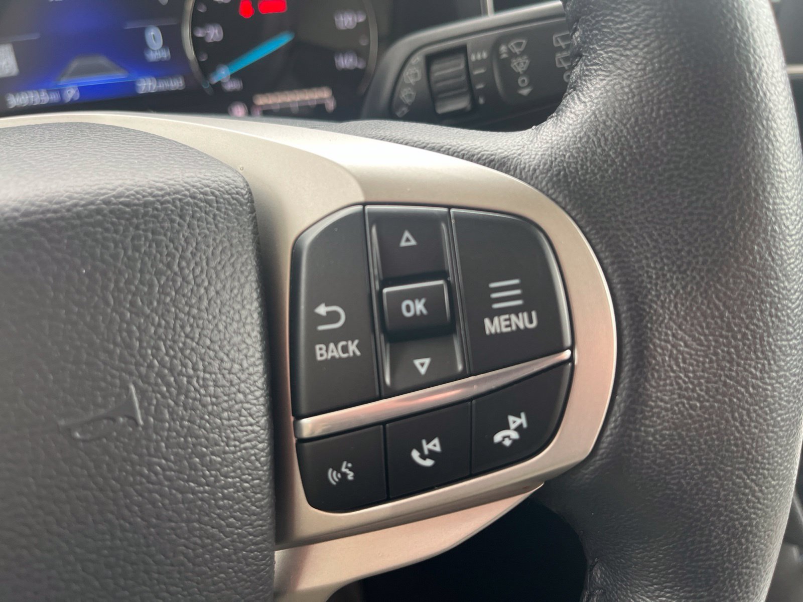 Certified 2024 Ford Explorer Limited w/ Limited Technology Package AWD/4WD image 25