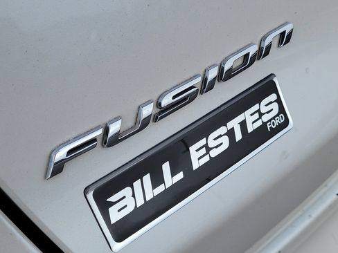 Used 2018 Ford Fusion SE w/ Equipment Group 201A image 6