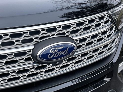 Certified 2022 Ford Explorer Limited w/ Equipment Group 301A image 29