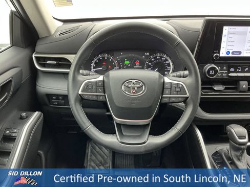 Used 2023 Toyota Highlander LE image 21