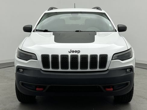 Used 2019 Jeep Cherokee Trailhawk image 2