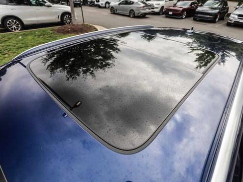 Used 2022 Audi e-tron Premium Plus AWD/4WD image 33