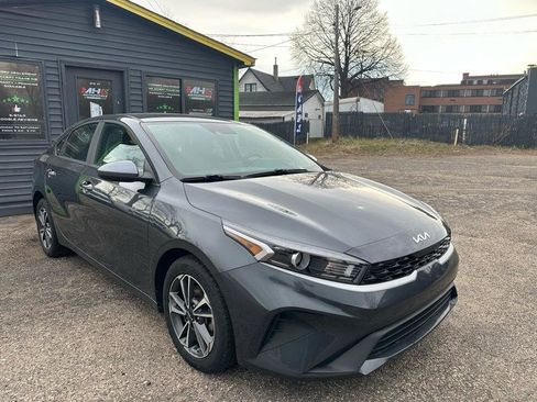 Used 2024 Kia Forte LXS image 2