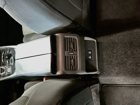 Used 2025 Nissan Rogue SV AWD/4WD image 27