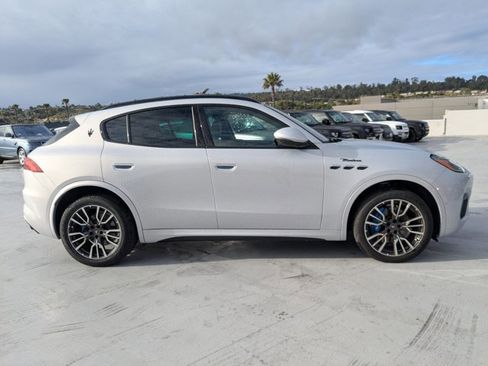 Used 2023 Maserati Grecale Modena image 4