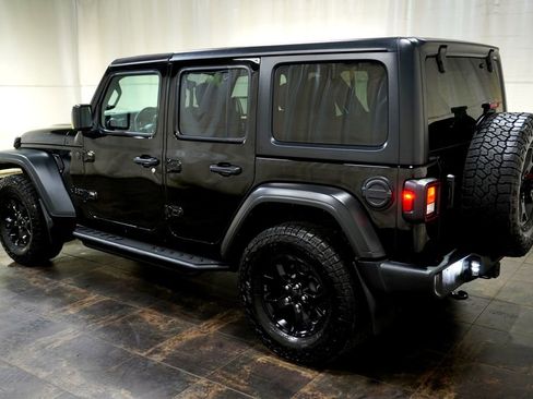 Used 2023 Jeep Wrangler Willys image 7