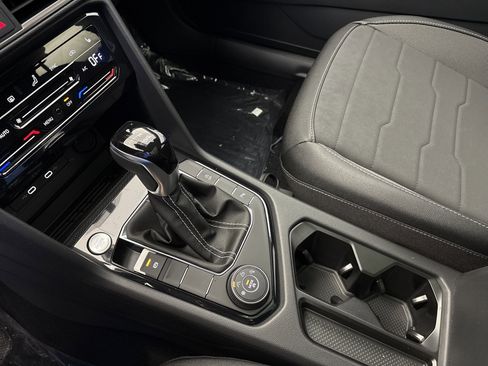 New 2026 Volkswagen Taos SE image 21