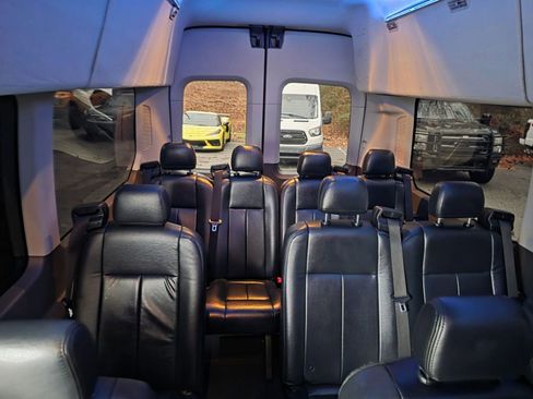 Used 2020 Ford Transit 350 XL image 28