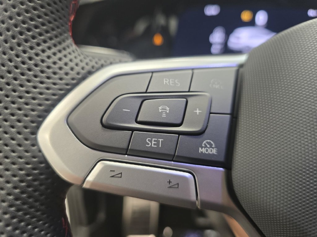 New 2026 Volkswagen GTI SE FWD image 30